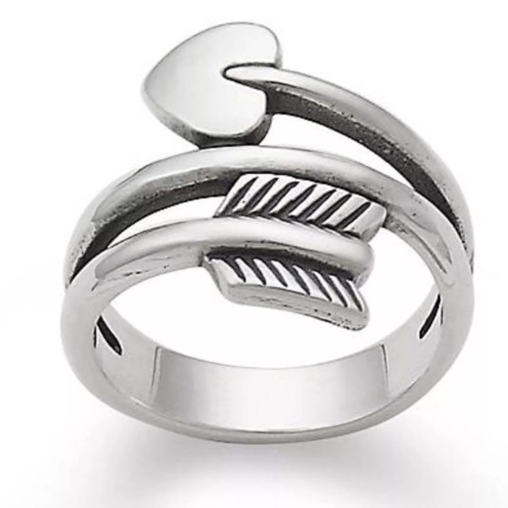 {🌸SOLD🌸}James Avery Heart and Arrow Ring